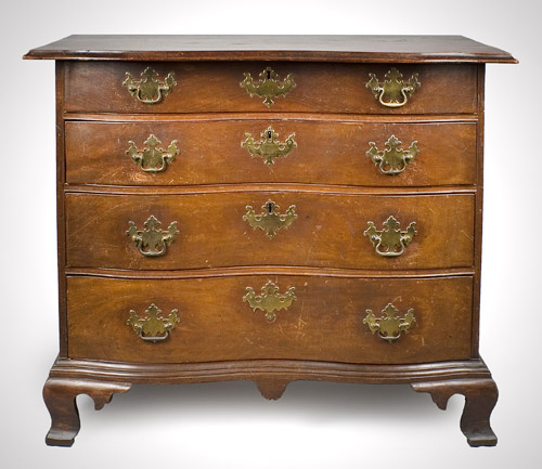 Serpentine Chest of Drawers
Transitional
Massachusetts, Circa 1780, entire view